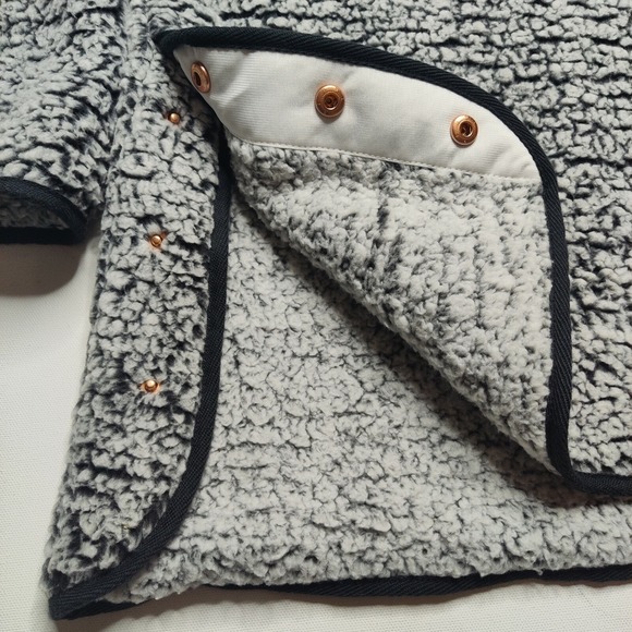 Xersion‎ Women XL Black Gray Faux Fur Soft Touch Pullover NEW - Picture 7 of 12